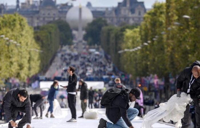 Confusione
      sui
      codici
      QR
      per
      partecipare
      alla
      sfilata
      degli
      atleti
      olimpici
      a
      Parigi