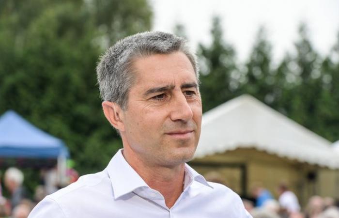 Fischiato
      e
      applaudito,
      François
      Ruffin
      ammette
      il
      suo
      “profondo
      disaccordo”
      con
      LFI