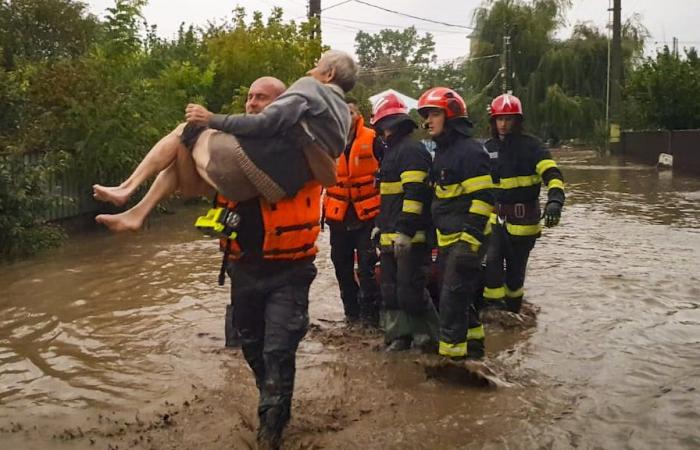 morti,
      inondazioni
      e
      mancanza
      di
      elettricità