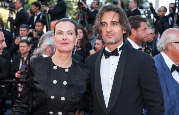 Carole
      Bouquet,
      una
      mamma
      imbarazzante
      con
      i
      suoi
      figli?
      “È
      vero
      che
      potrei…”