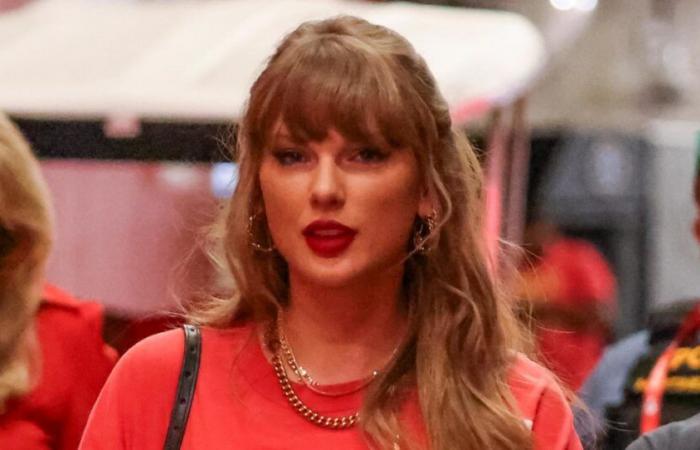 Taylor
      Swift
      arriva
      alla
      partita
      NFL
      Chiefs-Bengals
      con
      stile