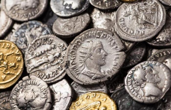 Collezione
      di
      monete
      venduta
      all'asta
      per
      14,8
      milioni
      di
      euro