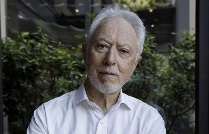 JM
      Coetzee
      porta
      l'arte
      della
      contraddizione
      al
      suo
      apice