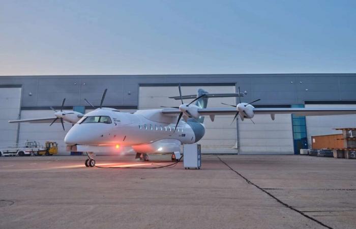 Presentato
      per
      la
      prima
      volta
      l'aereo
      di
      linea
      ibrido-elettrico
      ES-30
      –
      .