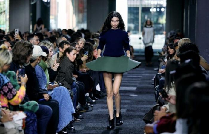 JW
      Anderson
      rifiuta
      l'abito,
      Erdem
      il
      tailleur
      androgino
      –
      Il
      mio
      blog