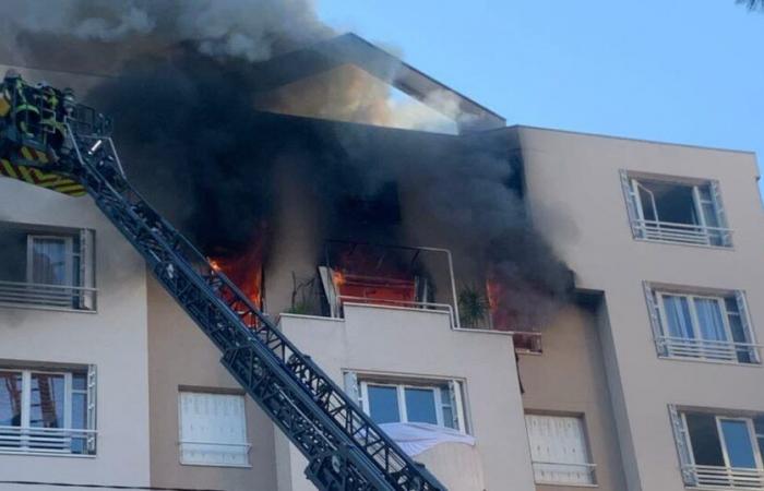 Lione Metropolia. Grave incendio in un edificio a Villeurbanne: 82 pompieri sul posto