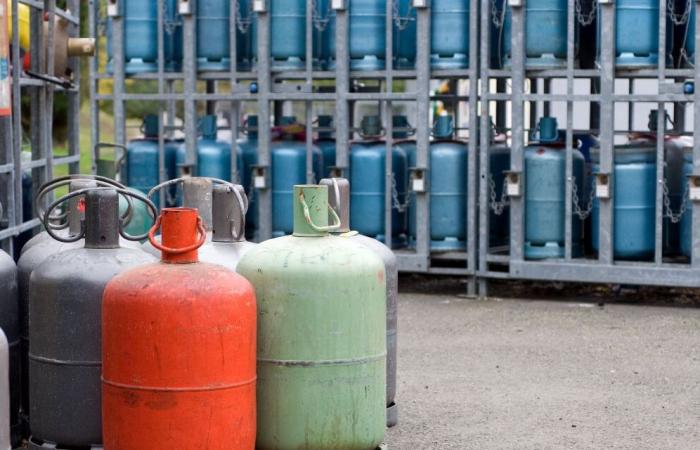 Impegno del FMI – L’Egitto aumenta i prezzi delle bombole del gas del 50%