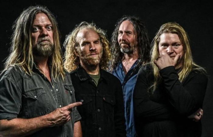 Dopo quattro decenni, Mike Dean lascia i Corrosion Of Conformity