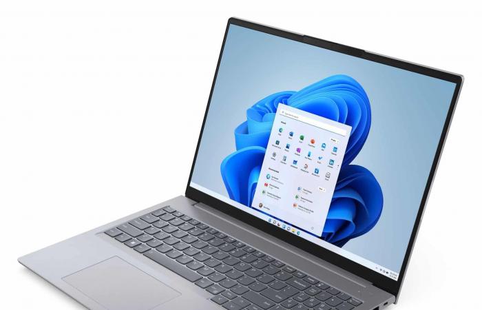 Promo 879€ Lenovo ThinkBook 16 G6 IRL (21KH001XFR), Ultrabook professionale in alluminio argento da 16″ sottile e leggero sotto Intel Core i5 con 2 biometrie e TB4