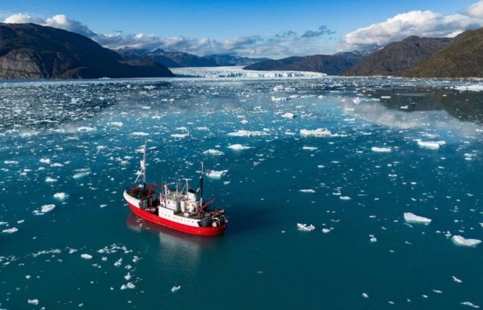 L’affondamento di una nave scientifica in Groenlandia provoca una fuoriuscita di petrolio