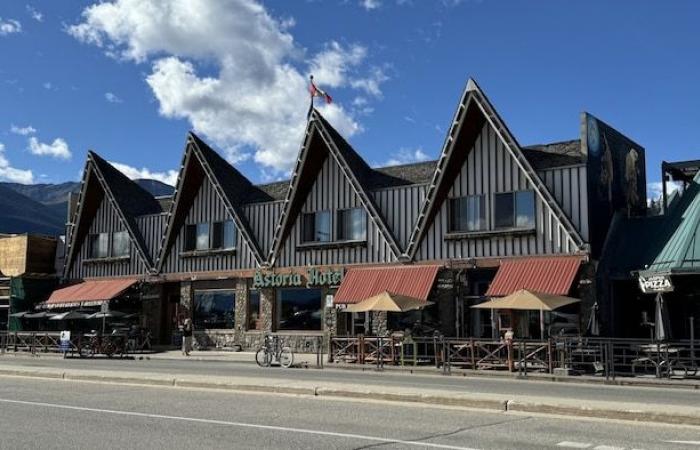 I primi turisti tornano a Jasper