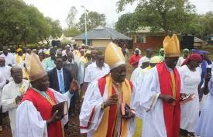 Kenya: il clero si oppone al disegno di legge per tassare le chiese