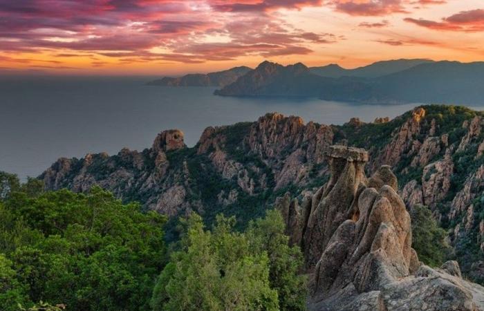 38 foto che dimostrano che la Corsica è l’isola più brutta del mondo