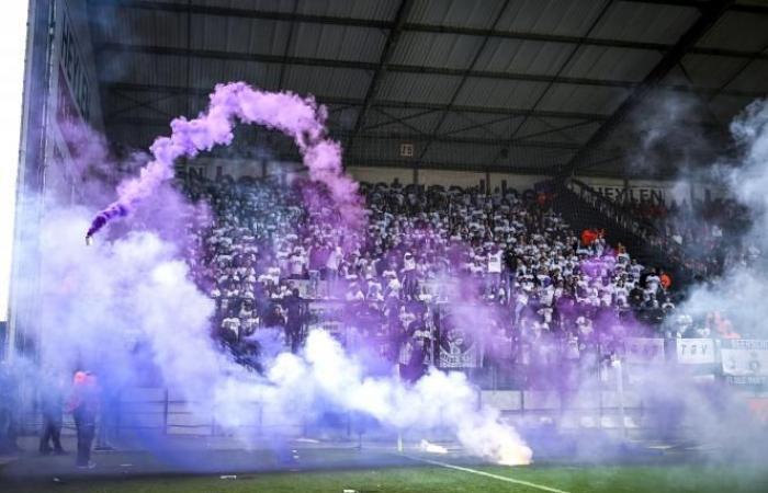 Il derby tra Anversa e Beerschot si ferma definitivamente dopo i fumogeni (foto)