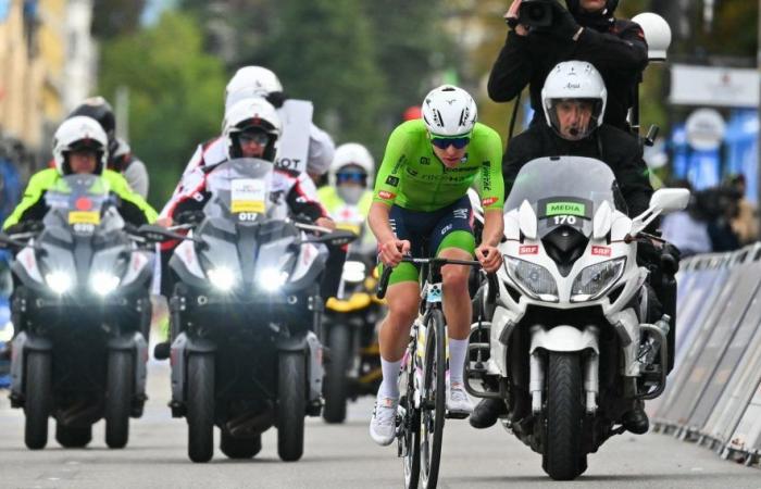 Tadej Pogacar campione del mondo dopo una fuga insolente di oltre 100 chilometri