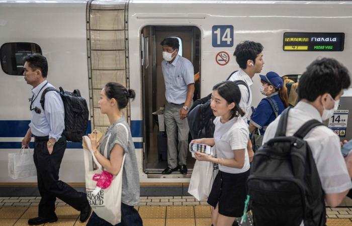 Nelle immagini. In Giappone il treno ad alta velocità Shinkansen festeggia il suo 60° anniversario