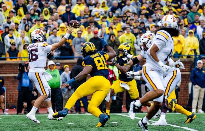 Allenatore del Minnesota sul controverso calcio in-gioco, impennata del 4° quarto contro il Michigan