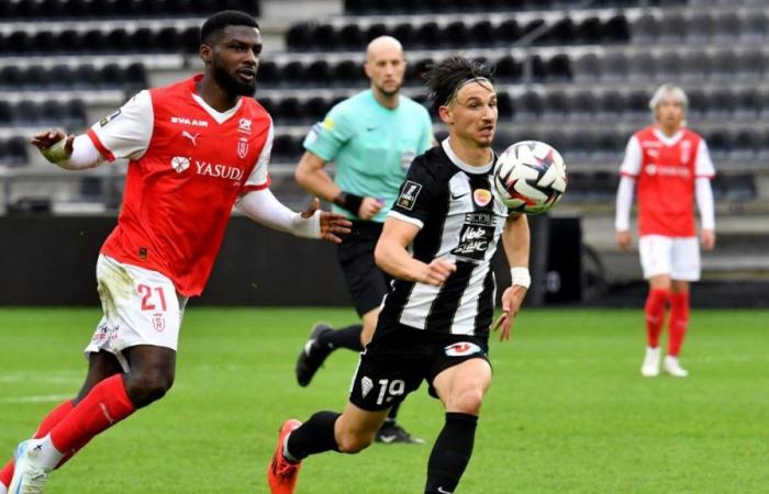 La cerniera centrale dello Stade de Reims ha pesato sulla prestazione di successo ottenuta ad Angers