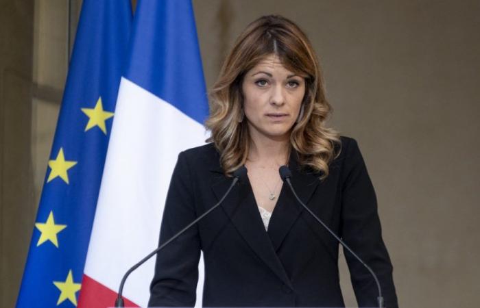 Il portavoce del governo denuncia a Mélenchon “insinuazioni nauseanti”.