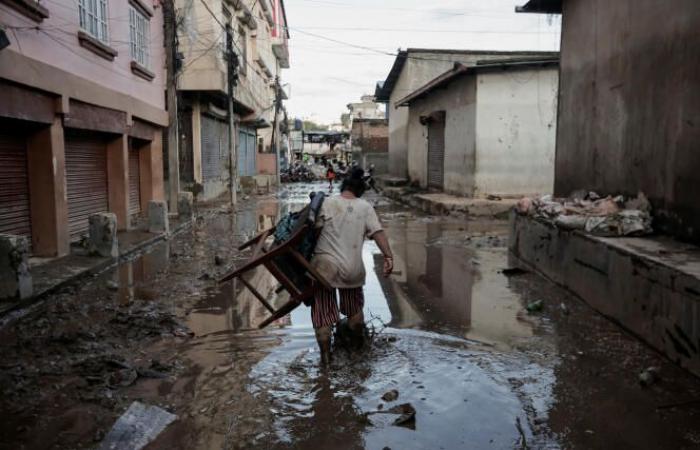 In Nepal il bilancio delle inondazioni sale a 192 morti