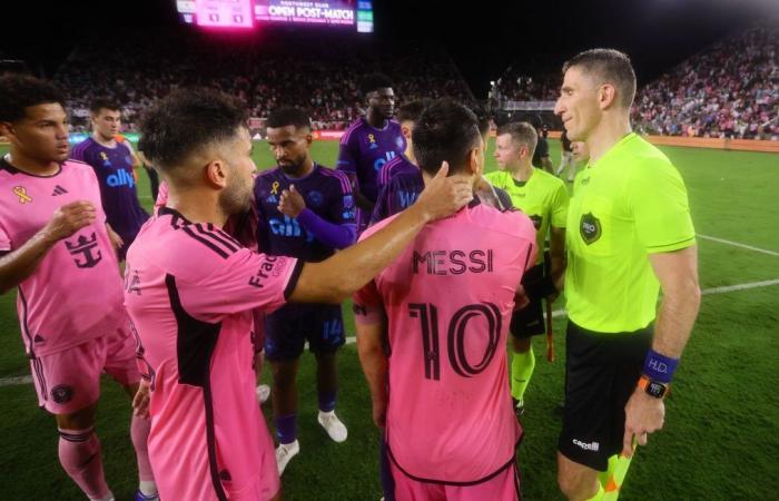 Furioso, Lionel Messi insulta un arbitro della MLS e riceve un… cartellino giallo