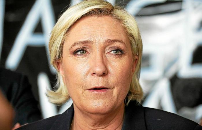 Marine Le Pen “molto calma” prima dell’inizio del suo processo e di quello contro la Marina