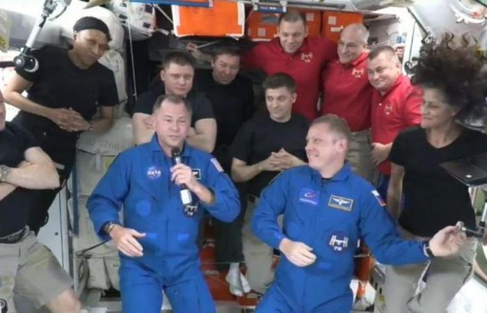 la nave in soccorso degli astronauti bloccati nella stazione internazionale è attraccata con successo