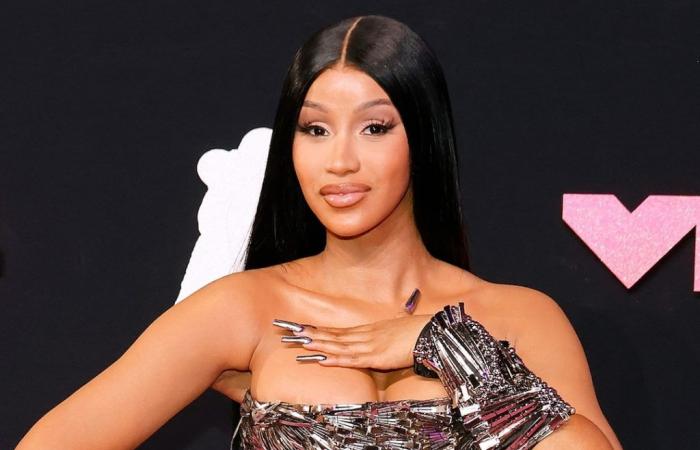 Cardi B rivela come ha scoperto di essere incinta del bambino n. 3