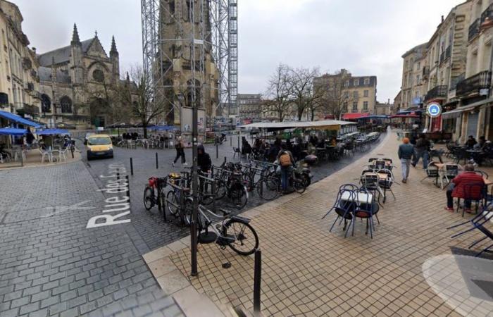 In piena serata, una decina di persone deturpano vetrine nel quartiere Saint-Michel di Bordeaux