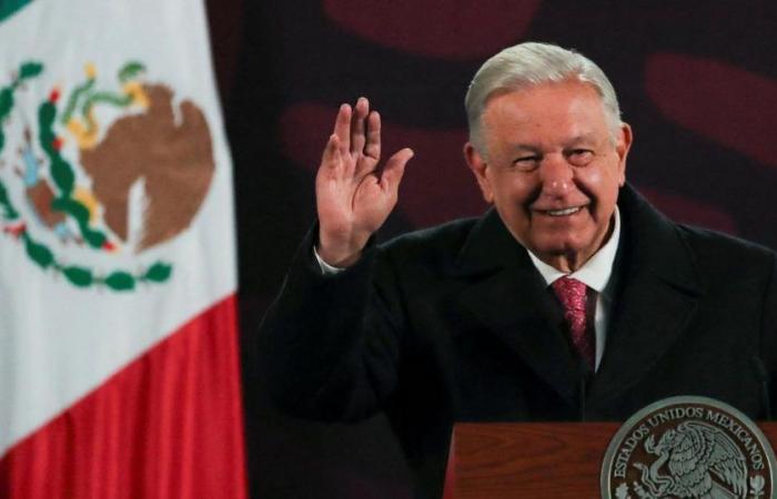 Dopo sei anni alla guida del Messico, Andrés Manuel Lopez Obrador lascia il potere, sempre altrettanto popolare