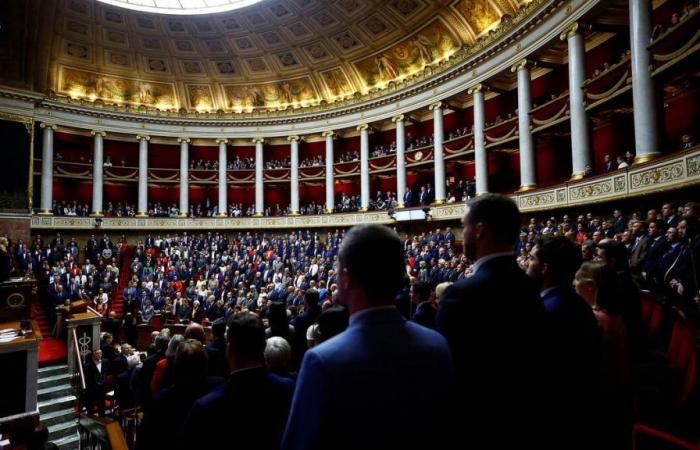 “Stiamo pensando a lei”, minuto di silenzio in Assemblea in omaggio a Philippine