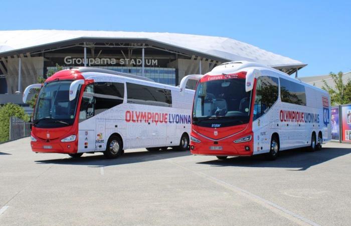 Autobus dell’OL danneggiato dai tifosi del PSG