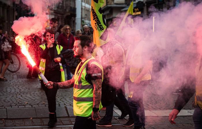 2000 persone hanno manifestato in nome dell’“emergenza sociale”