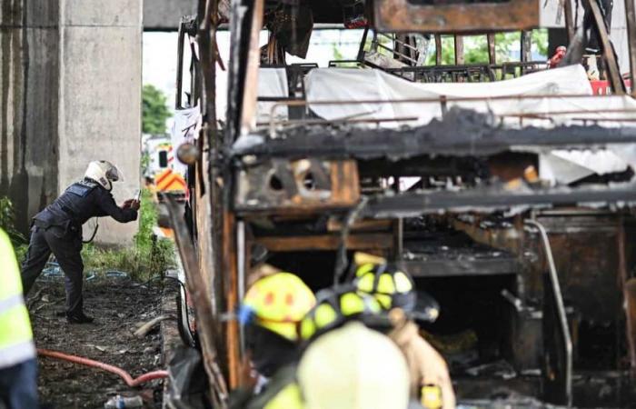 una ventina di morti presunti nell’incendio di un autobus durante la gita scolastica