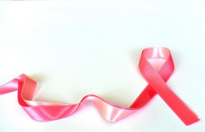 perché un nastro rosa simboleggia la lotta contro il cancro al seno?