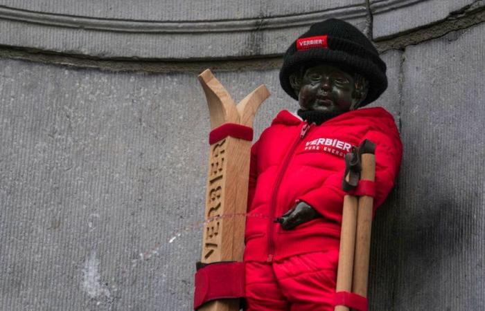 I vallesani vestono il Manneken-Pis come uno sciatore svizzero