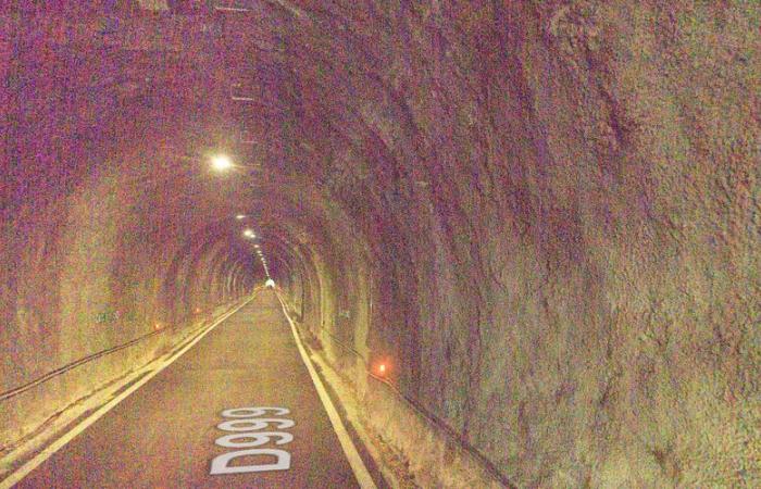 Uno scontro annunciato mercoledì 2 ottobre tra un’auto e un minibus in un tunnel tra il Gard e l’Aveyron, diversi feriti