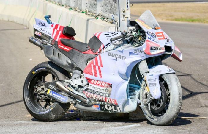 Márquez deplora i danni alla sua motocicletta causati da estintori scadenti