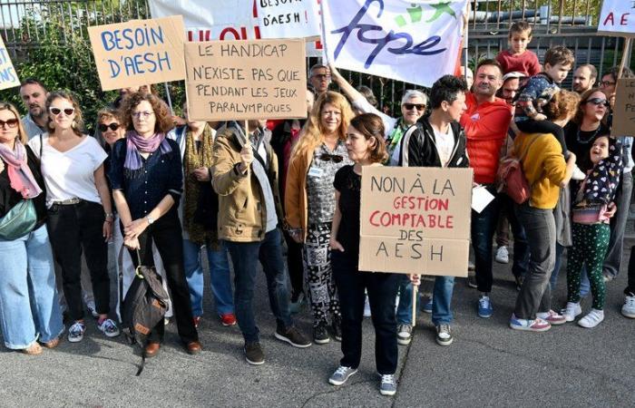 “L’assunzione dell’AESH non risponde alle esigenze degli studenti con disabilità”, denunciano gli insegnanti del liceo Toulouse Lautrec