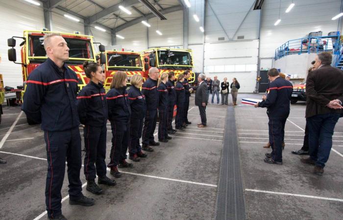 Le autorità si congratulano con i vigili del fuoco partiti come rinforzo nazionale