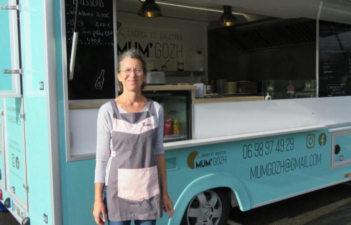 a bordo del suo food truck, ti ​​invita ad assaggiare frittelle e frittelle