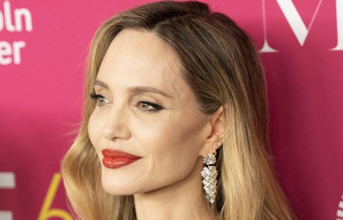 Angelina Jolie si è reinsediata? Questo rapper, dieci anni più giovane di lei, non la lascia mai