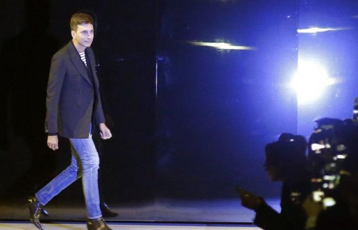 Hedi Slimane lascia la direzione creativa di Celine