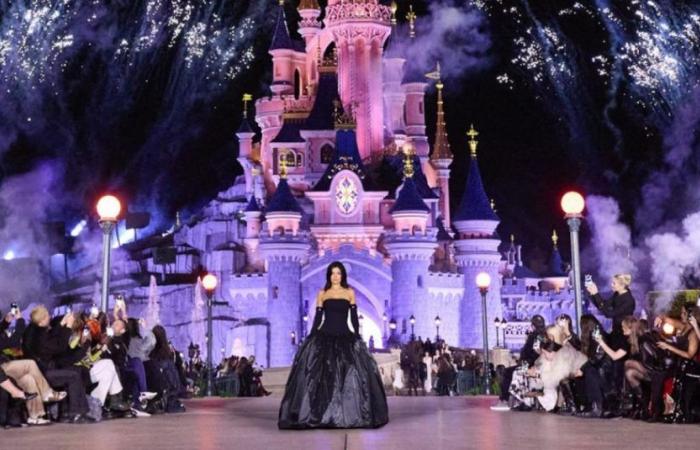 È stata organizzata una sfilata di moda a Disneyland Paris