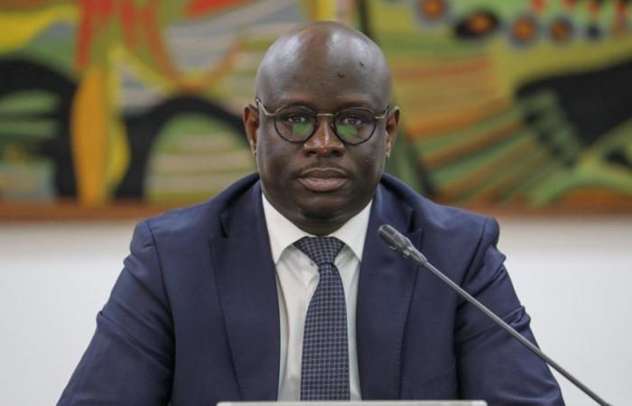 CHEIKH DIBA RILEVA FAMIGLI FALLIMENTI NELLA GESTIONE DELLE FINANZE PUBBLICHE SOTTO MACKY SALL