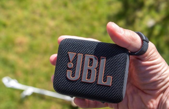 Boulanger propone un pack di due JBL Go 4 ad un ottimo prezzo, ideali per regalare un piccolo altoparlante Bluetooth ad una persona cara