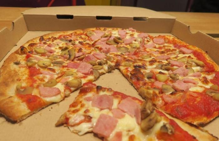 ubriaco, picchia il pizzaiolo perché trova la pizza troppo cara, poi aggredisce la polizia