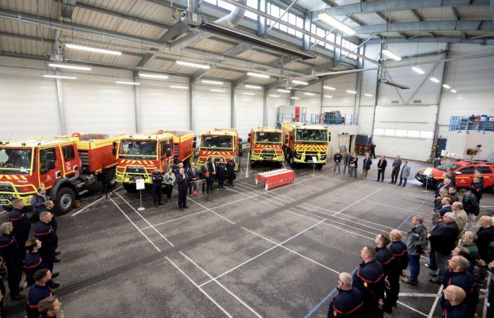 Le autorità si congratulano con i vigili del fuoco partiti come rinforzo nazionale