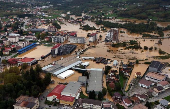 Le inondazioni in Bosnia-Erzegovina uccidono almeno 14 persone