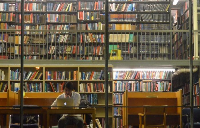 un sindacato denuncia il blocco degli ordini nelle biblioteche comunali, il municipio si difende